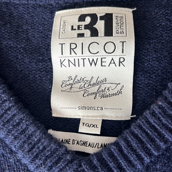 LE 31 par SIMONS TRICOT KNITWEAR NAVY AND GOLD QUALITY KNIT V-NECK WOOL SWEATER - Picture 2 of 8